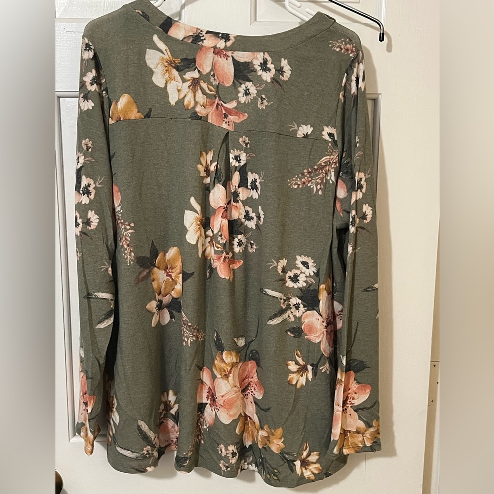 Dear Scarlett Green Long Sleeve Blouse with Floral Design